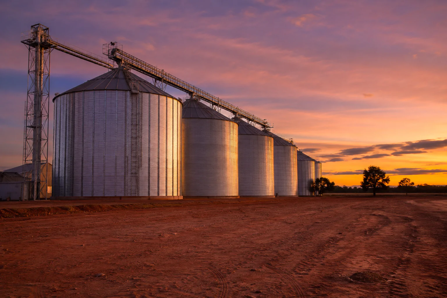 Silos de armazenagem de grãos e risco de inadimplência no Plano Safra